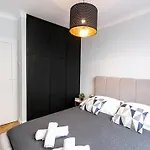 Nowogrodzka 78 - Dla 4 Osób - 200m Od Szpitala Klinicznego Na Lindleya - 1km Do Dworca Centralnego - Wifi - Smart Tv 45 Cali *