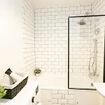 Apartamento Nowogrodzka 78 - Dla 4 Osób - 200m Od Szpitala Klinicznego Na Lindleya - 1km Do Dworca Centralnego - Wifi - Smart Tv 45 Cali *