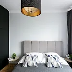 Apartamento Nowogrodzka 78 - Dla 4 Osób - 200m Od Szpitala Klinicznego Na Lindleya - 1km Do Dworca Centralnego - Wifi - Smart Tv 45 Cali Varsóvia