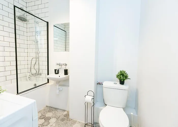 Nowogrodzka 78 - Dla 4 Osob - 200m Od Szpitala Klinicznego Na Lindleya - 1km Do Dworca Centralnego - Wifi - Smart Tv 45 Cali * وارسو