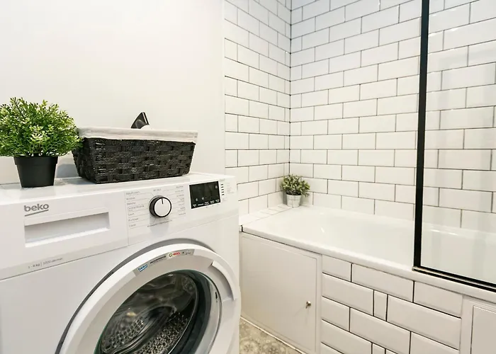 Nowogrodzka 78 - Dla 4 Osob - 200m Od Szpitala Klinicznego Na Lindleya - 1km Do Dworca Centralnego - Wifi - Smart Tv 45 Cali شقة وارسو