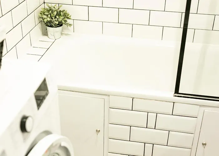 شقة Nowogrodzka 78 - Dla 4 Osob - 200m Od Szpitala Klinicznego Na Lindleya - 1km Do Dworca Centralnego - Wifi - Smart Tv 45 Cali *