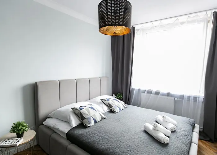 شقة Nowogrodzka 78 - Dla 4 Osob - 200m Od Szpitala Klinicznego Na Lindleya - 1km Do Dworca Centralnego - Wifi - Smart Tv 45 Cali وارسو