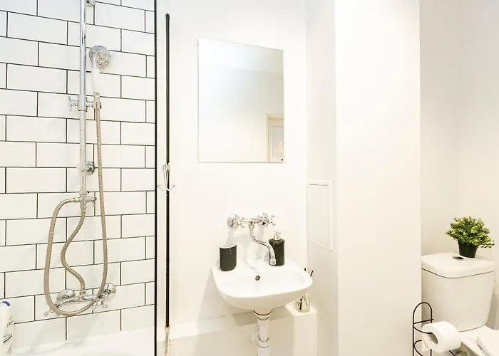 Nowogrodzka 78 - Dla 4 Osob - 200m Od Szpitala Klinicznego Na Lindleya - 1km Do Dworca Centralnego - Wifi - Smart Tv 45 Cali شقة