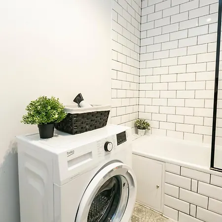 Nowogrodzka 78 - Dla 4 Osób - 200m Od Szpitala Klinicznego Na Lindleya - 1km Do Dworca Centralnego - Wifi - Smart Tv 45 Cali