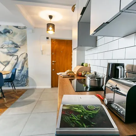Nowogrodzka 78: With Smart Tv Near Lindleya Hospital Apartment *