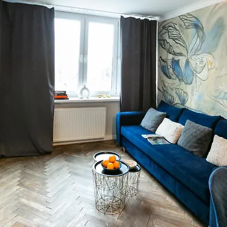 Nowogrodzka 78: With Smart Tv Near Lindleya Hospital
